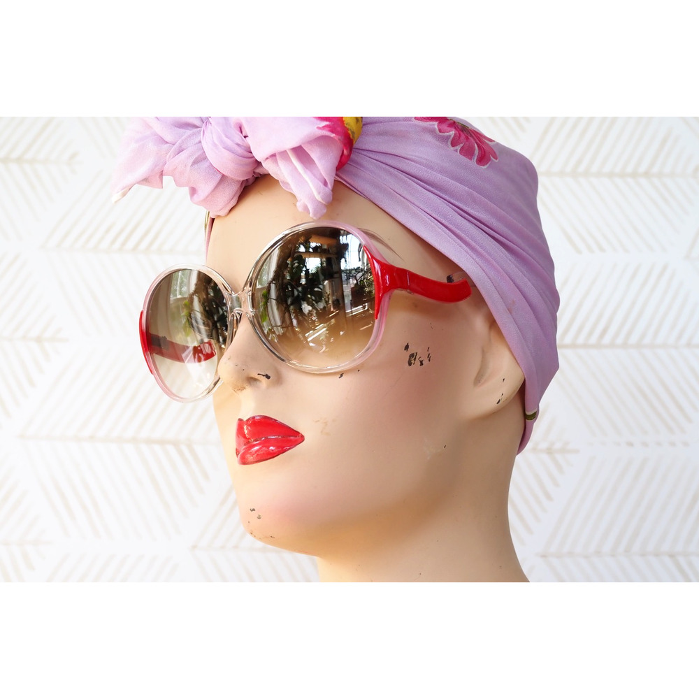 Vintage 1980s Drop Temple Sunglasses New Old Stock Retro Coastal Grandma